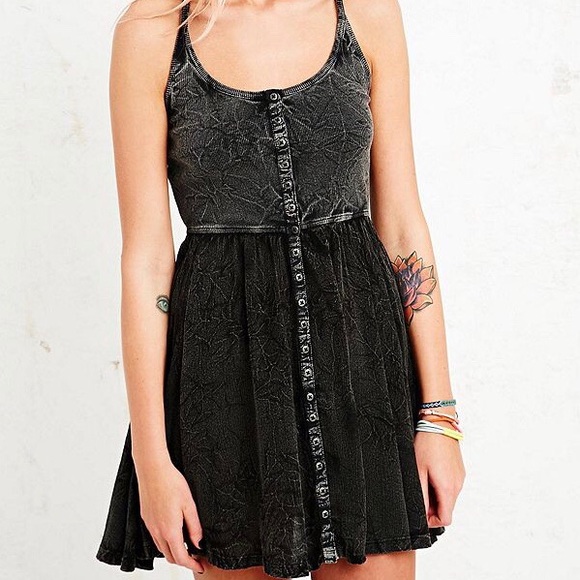 Ecote Dresses & Skirts - Ecote “Moonbeam” Charcoal Dress